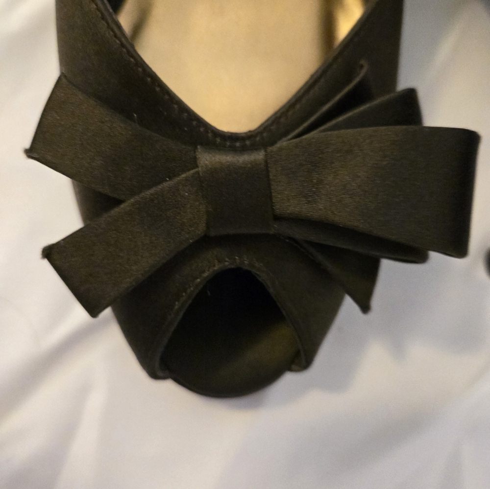 Stuart Weitzman Brown Satin Bow Peep Toe Heels | Size 10 - Picture 4 of 8